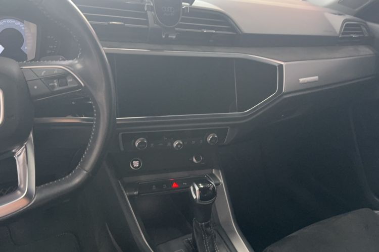 Used Audi Q3 2021 35 TFSI Fashion Dynamic Model Audio And AC Panel