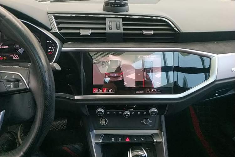 Used Audi Q3 2021 35 TFSI Fashion Dynamic Model Audio And AC Panel
