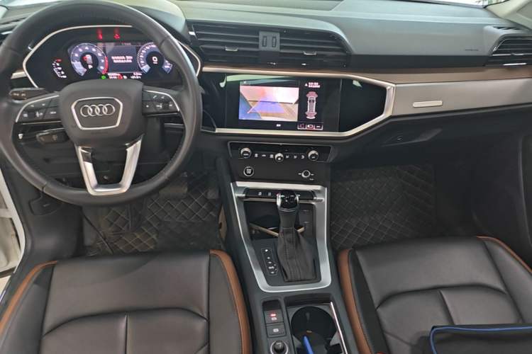 Used Audi Q3 2021 35 TFSI Fashionable and Elegant Model Audio And AC Panel