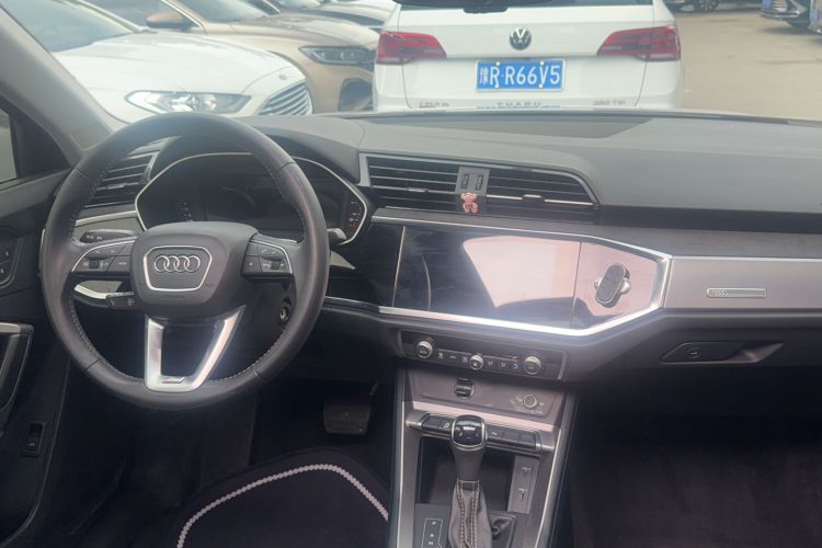 Used Audi Q3 2021 35 TFSI Progressive Dynamic Edition Audio And AC Panel