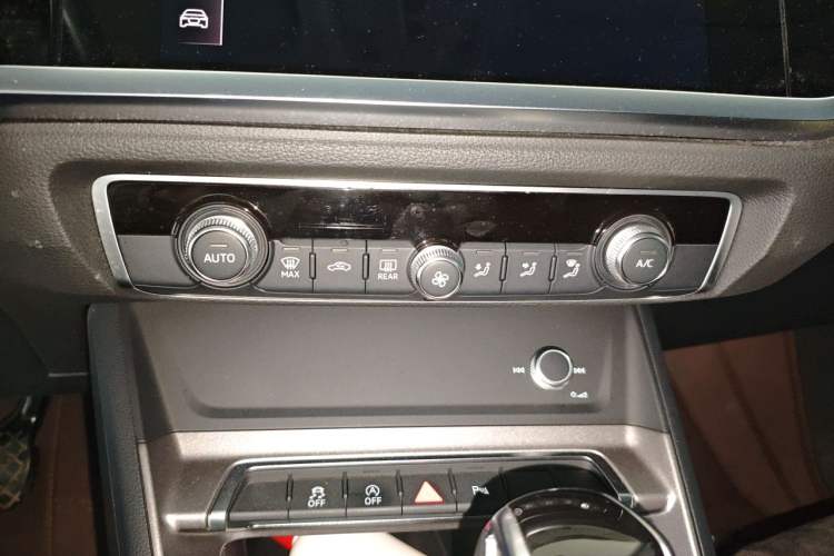 Used Audi Q3 2021 35 TFSI Progressive Dynamic Edition Audio And AC Panel