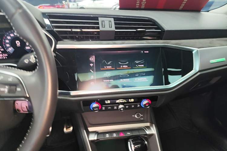 Used Audi Q3 2021 35 TFSI Progressive Dynamic Edition Audio And AC Panel
