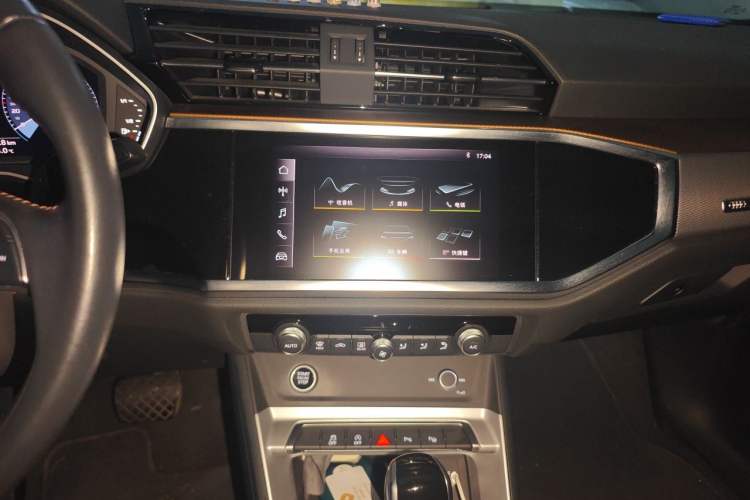 Used Audi Q3 2021 35 TFSI Fashionable and Elegant Model Audio And AC Panel