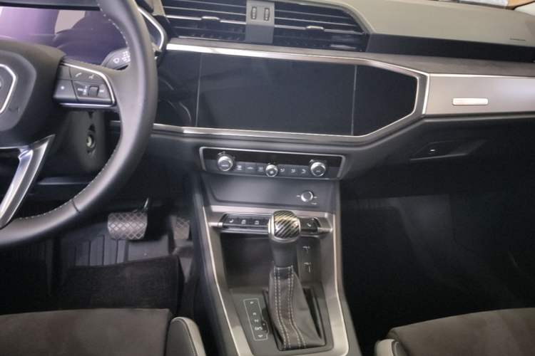 Used Audi Q3 2021 35 TFSI Progressive Dynamic Edition Audio And AC Panel