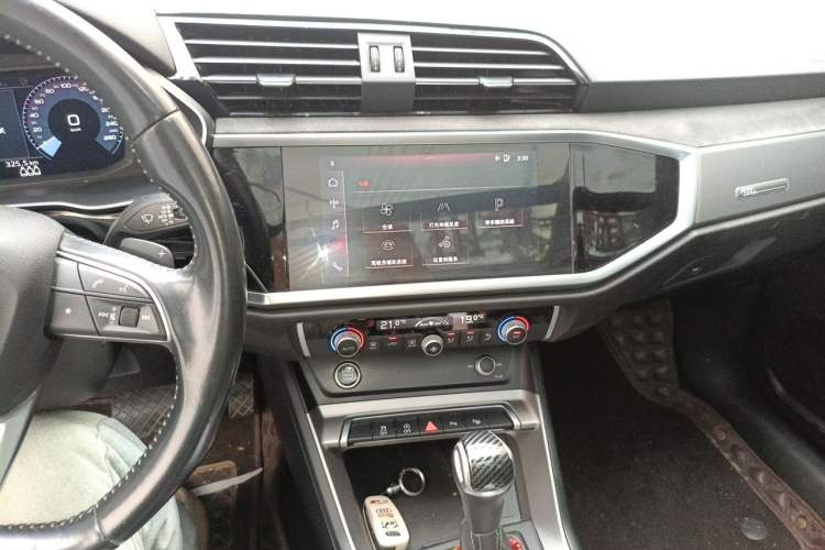 Used Audi Q3 2021 35 TFSI Fashion Dynamic Model Audio And AC Panel