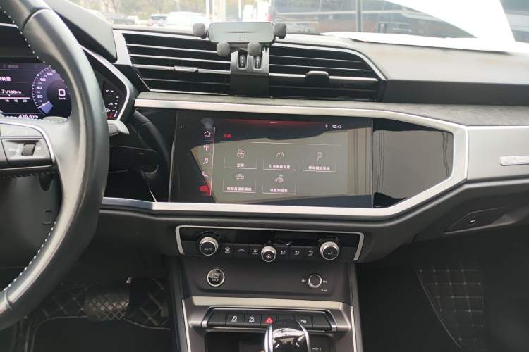 Used Audi Q3 2021 35 TFSI Fashion Dynamic Model Audio And AC Panel