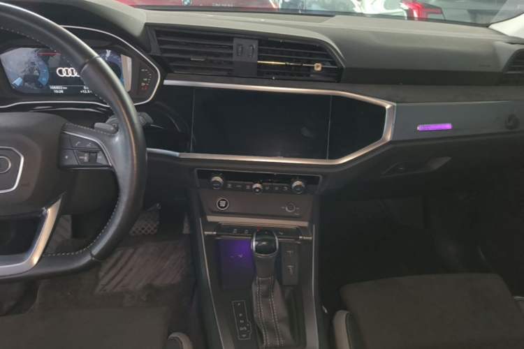 Used Audi Q3 2021 35 TFSI Fashion Dynamic Model Audio And AC Panel