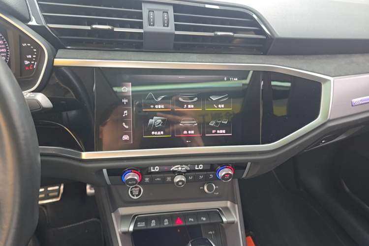 Used Audi Q3 2021 40 TFSI Fashion Dynamic Model Audio And AC Panel