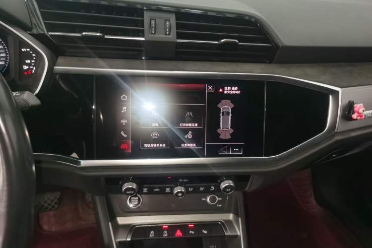Used Audi Q3 2021 35 TFSI Fashion Dynamic Model Audio And AC Panel