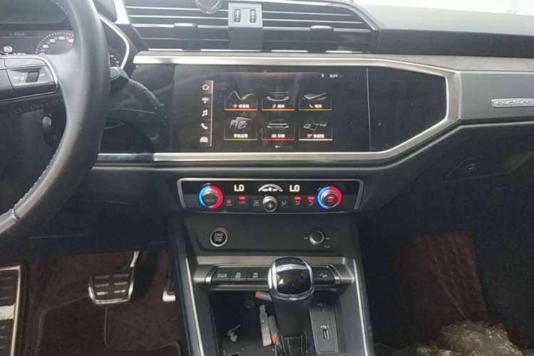 Used Audi Q3 2021 45 TFSI quattro Fashion Dynamic Model Audio And AC Panel
