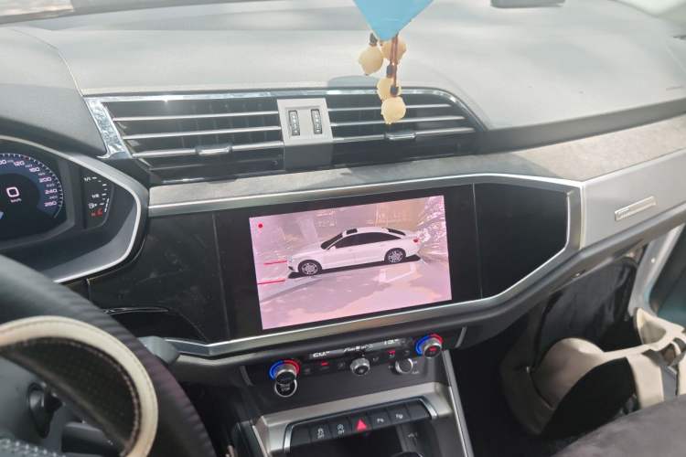 Used Audi Q3 2021 35 TFSI Fashion Dynamic Model Audio And AC Panel