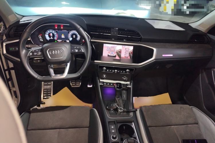 Used Audi Q3 2021 40 TFSI Fashion Dynamic Model Center Console