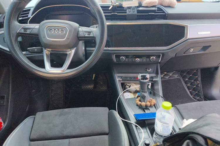 Used Audi Q3 2021 35 TFSI Progressive Dynamic Edition Center Console