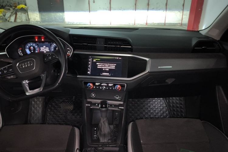 Used Audi Q3 2021 35 TFSI Fashion Dynamic Model Center Console