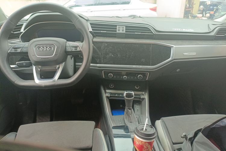 Used Audi Q3 2021 35 TFSI Fashion Dynamic Model Center Console