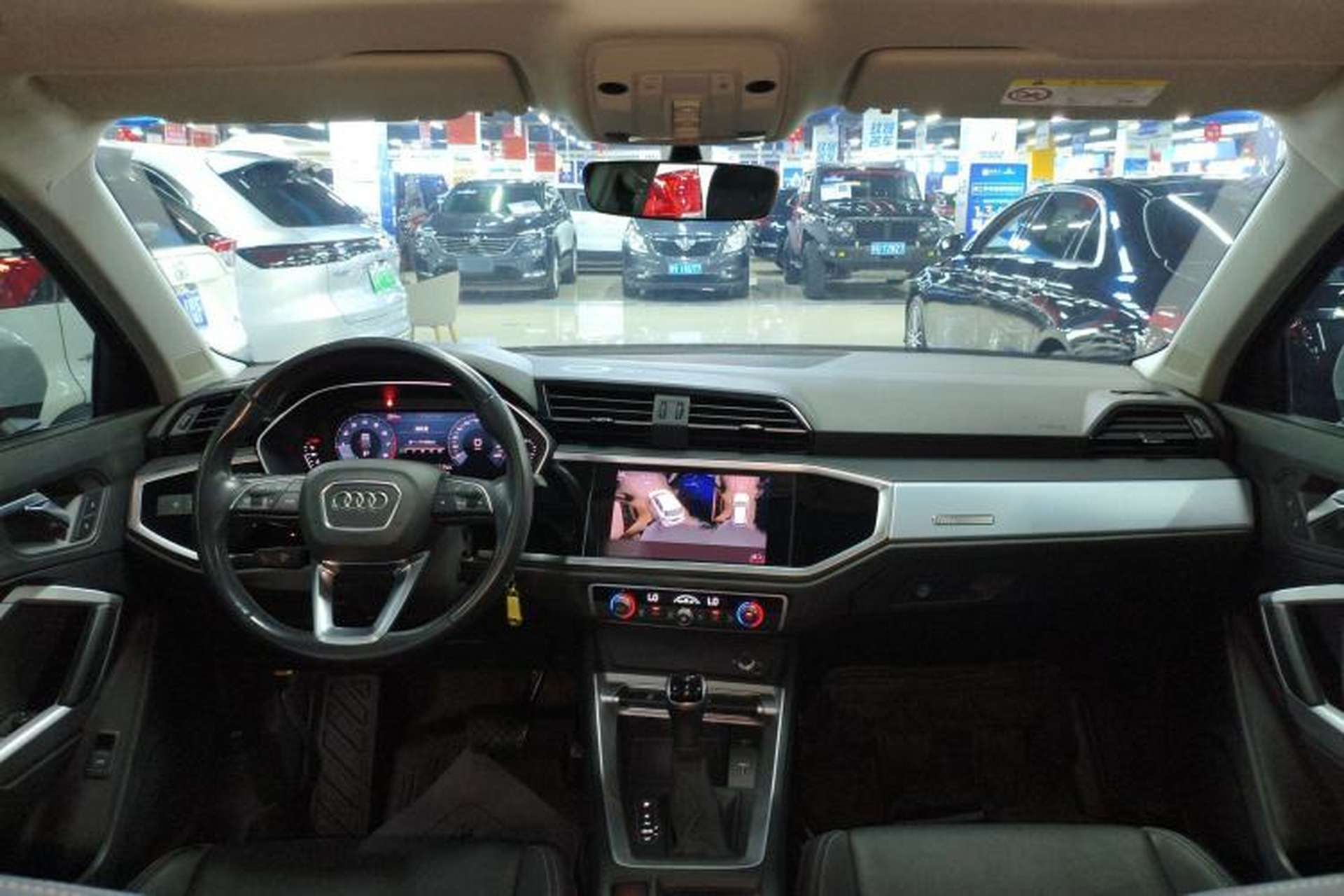 Used Audi Q3 2021 35 TFSI Advanced Style Edition Center Console
