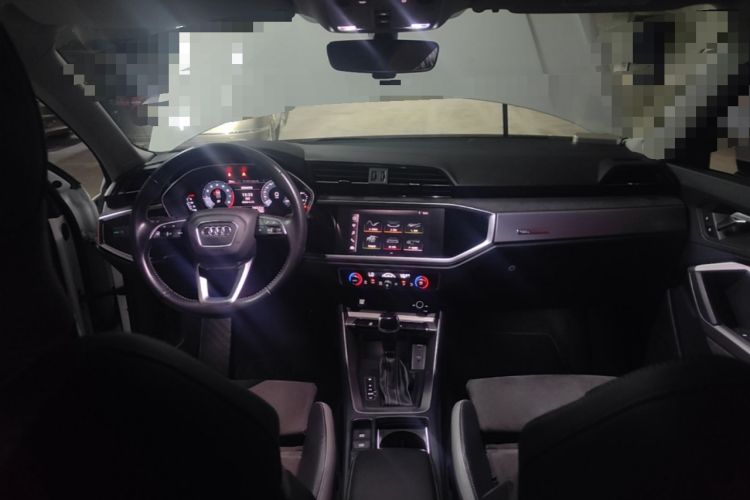 Used Audi Q3 2021 35 TFSI Progressive Dynamic Edition Center Console