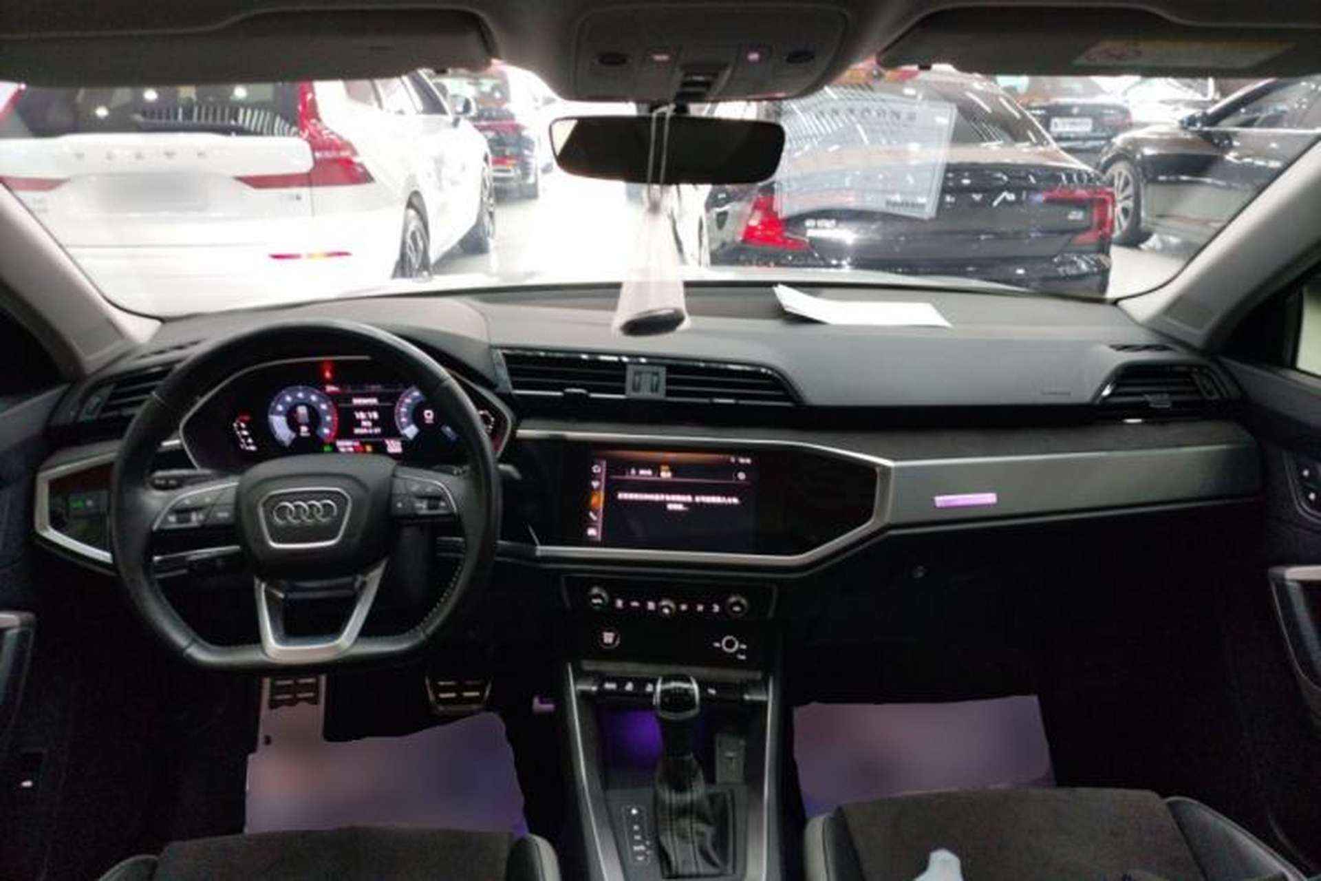 Used Audi Q3 2021 40 TFSI Fashion Dynamic Model Center Console