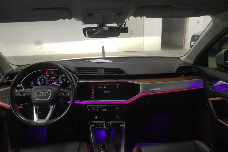 Used Audi Q3 2021 35 TFSI Fashionable and Elegant Model Center Console