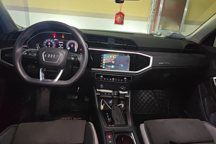 Used Audi Q3 2021 35 TFSI Progressive Dynamic Edition Center Console