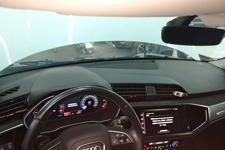 Used Audi Q3 2021 35 TFSI Fashion Dynamic Model Center Console