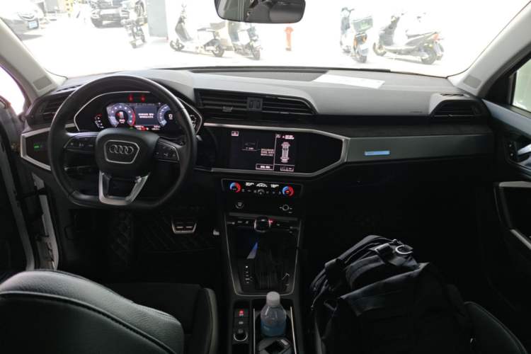Used Audi Q3 2021 40 TFSI Fashion Dynamic Model Center Console