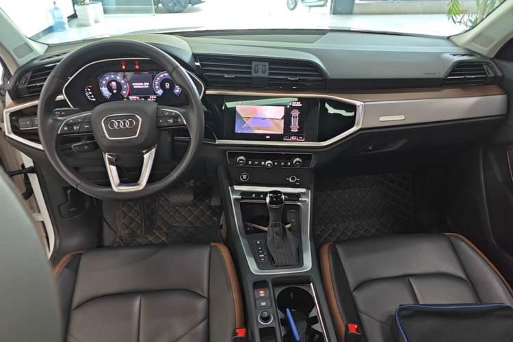 Used Audi Q3 2021 35 TFSI Fashionable and Elegant Model Center Console
