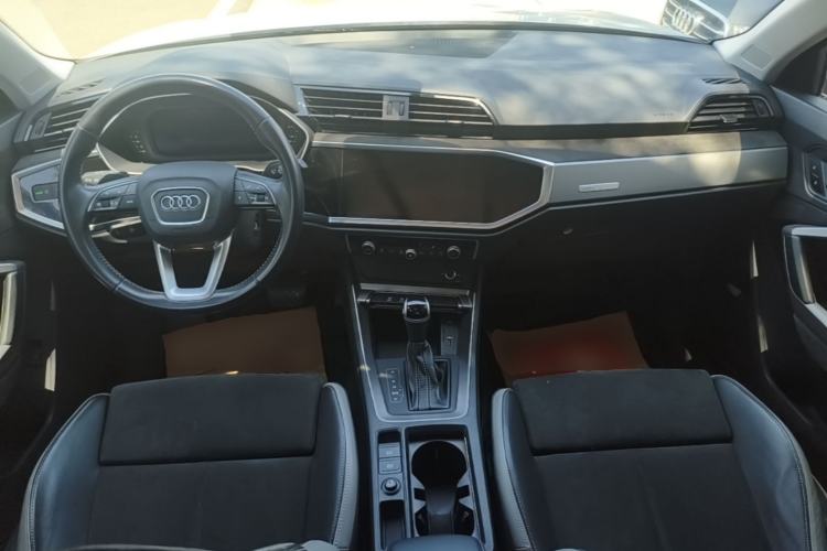 Used Audi Q3 2021 35 TFSI Progressive Dynamic Edition Center Console