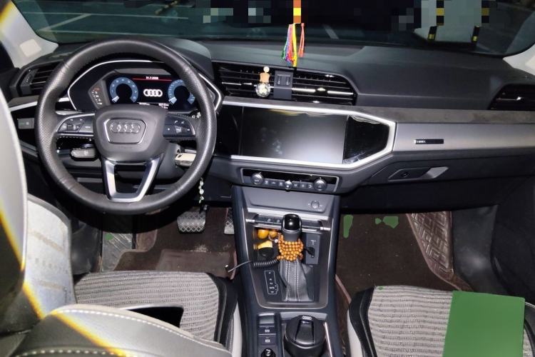 Used Audi Q3 2021 35 TFSI Progressive Dynamic Edition Center Console