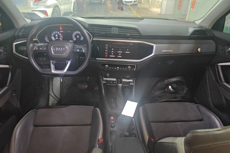 Used Audi Q3 2021 35 TFSI Fashion Dynamic Model Center Console