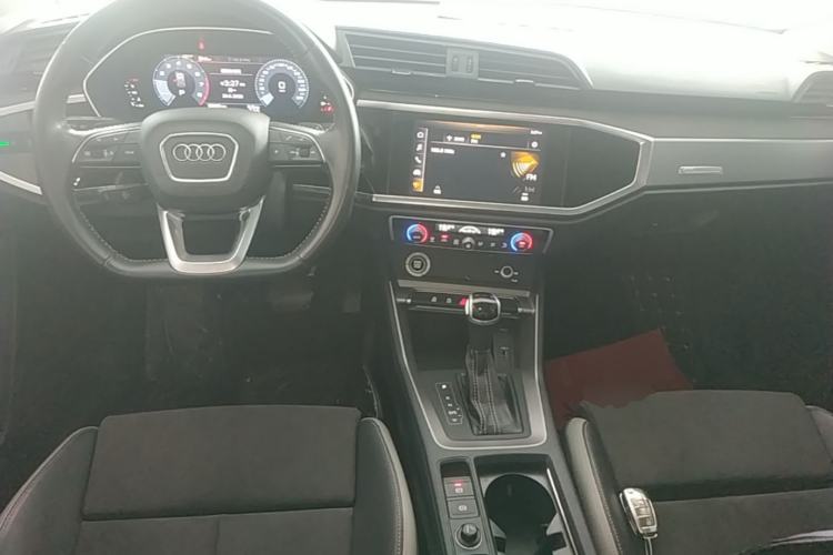 Used Audi Q3 2021 35 TFSI Fashion Dynamic Model Center Console
