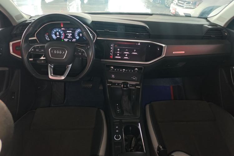 Used Audi Q3 2021 35 TFSI Fashion Dynamic Model Center Console
