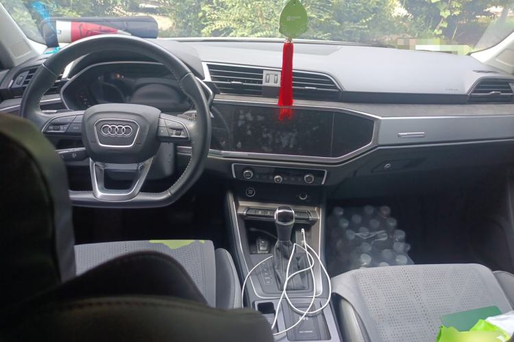 Used Audi Q3 2021 35 TFSI Fashion Dynamic Model Center Console