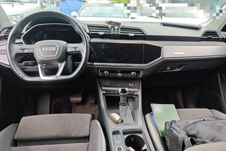 Used Audi Q3 2021 35 TFSI Fashion Dynamic Model Center Console