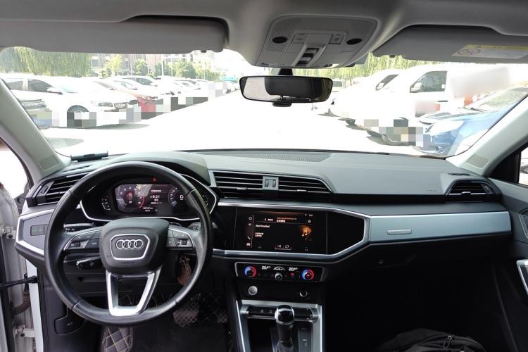 Used Audi Q3 2021 35 TFSI Advanced Style Edition Center Console