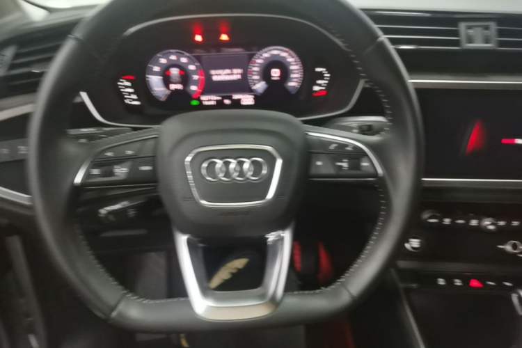 Used Audi Q3 2021 35 TFSI Fashion Dynamic Model Center Console