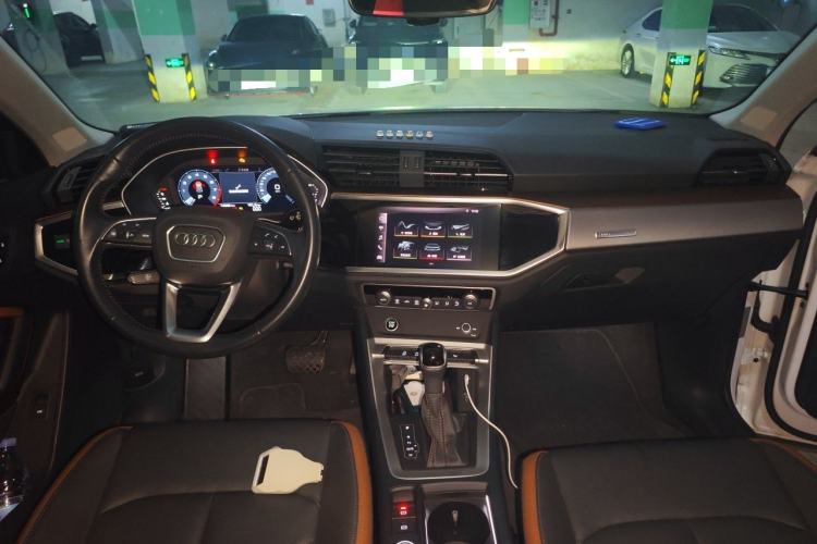 Used Audi Q3 2021 35 TFSI Fashionable and Elegant Model Center Console
