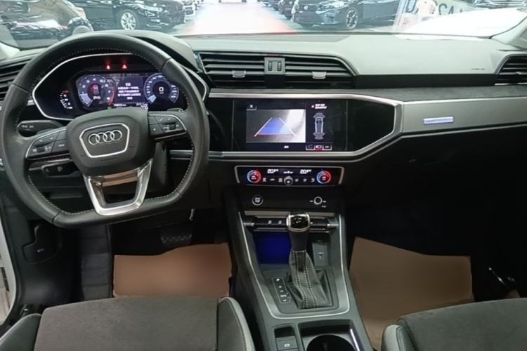 Used Audi Q3 2021 35 TFSI Fashion Dynamic Model Center Console
