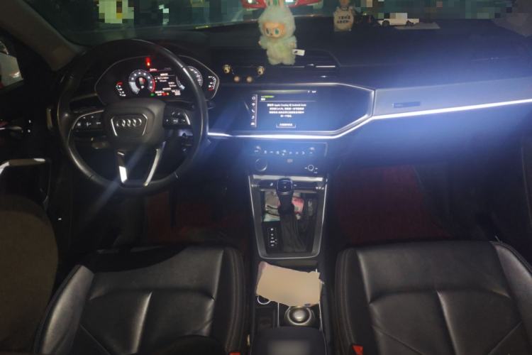 Used Audi Q3 2021 35 TFSI Advanced Style Edition Center Console