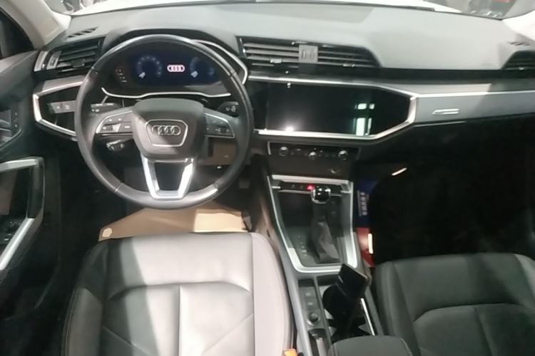 Used Audi Q3 2021 35 TFSI Advanced Style Edition Center Console