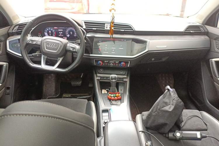 Used Audi Q3 2021 35 TFSI Fashion Dynamic Model Center Console