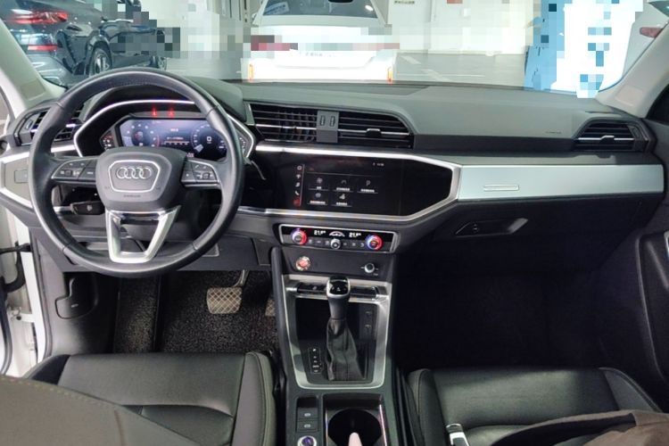 Used Audi Q3 2021 35 TFSI Advanced Style Edition Center Console