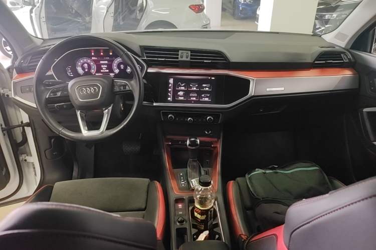 Used Audi Q3 2021 35 TFSI Progressive Dynamic Edition Center Console