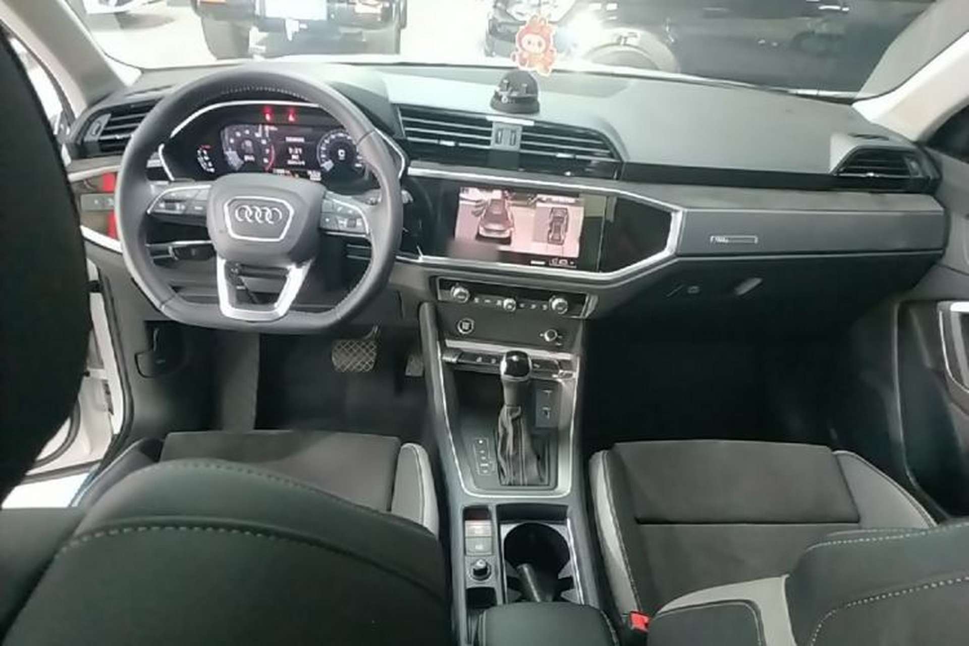 Used Audi Q3 2021 35 TFSI Fashion Dynamic Model Center Console