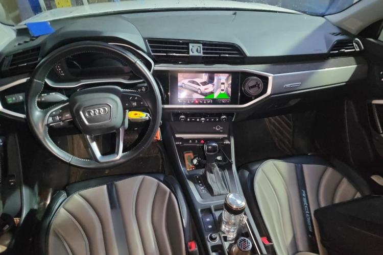Used Audi Q3 2021 35 TFSI Progressive Dynamic Edition Center Console