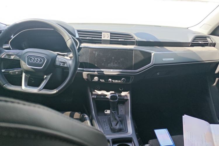 Used Audi Q3 2021 35 TFSI Fashion Dynamic Model Center Console