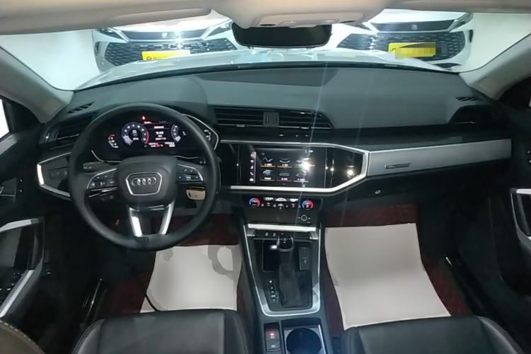Used Audi Q3 2021 35 TFSI Advanced Style Edition Center Console