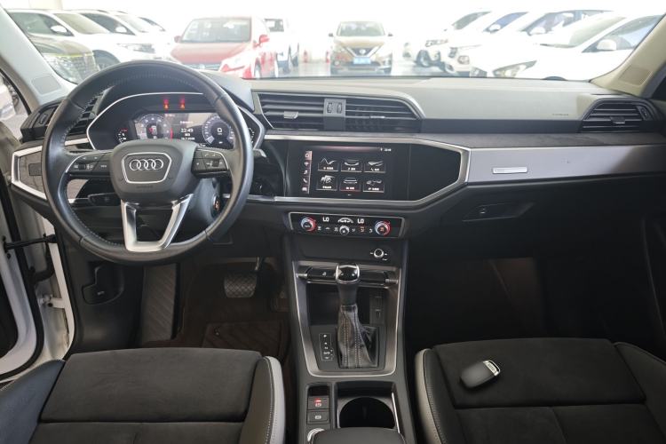 Used Audi Q3 2021 35 TFSI Progressive Dynamic Edition Center Console