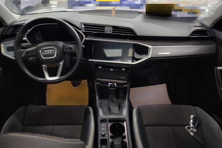 Used Audi Q3 2021 35 TFSI Progressive Dynamic Edition Center Console