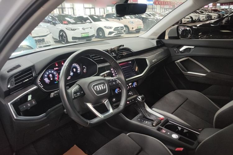 Used Audi Q3 2021 35 TFSI Fashion Dynamic Model Center Console